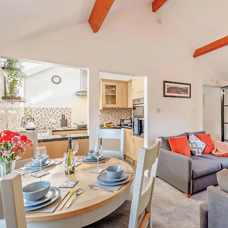 2 Bed In Sz449 Holiday home